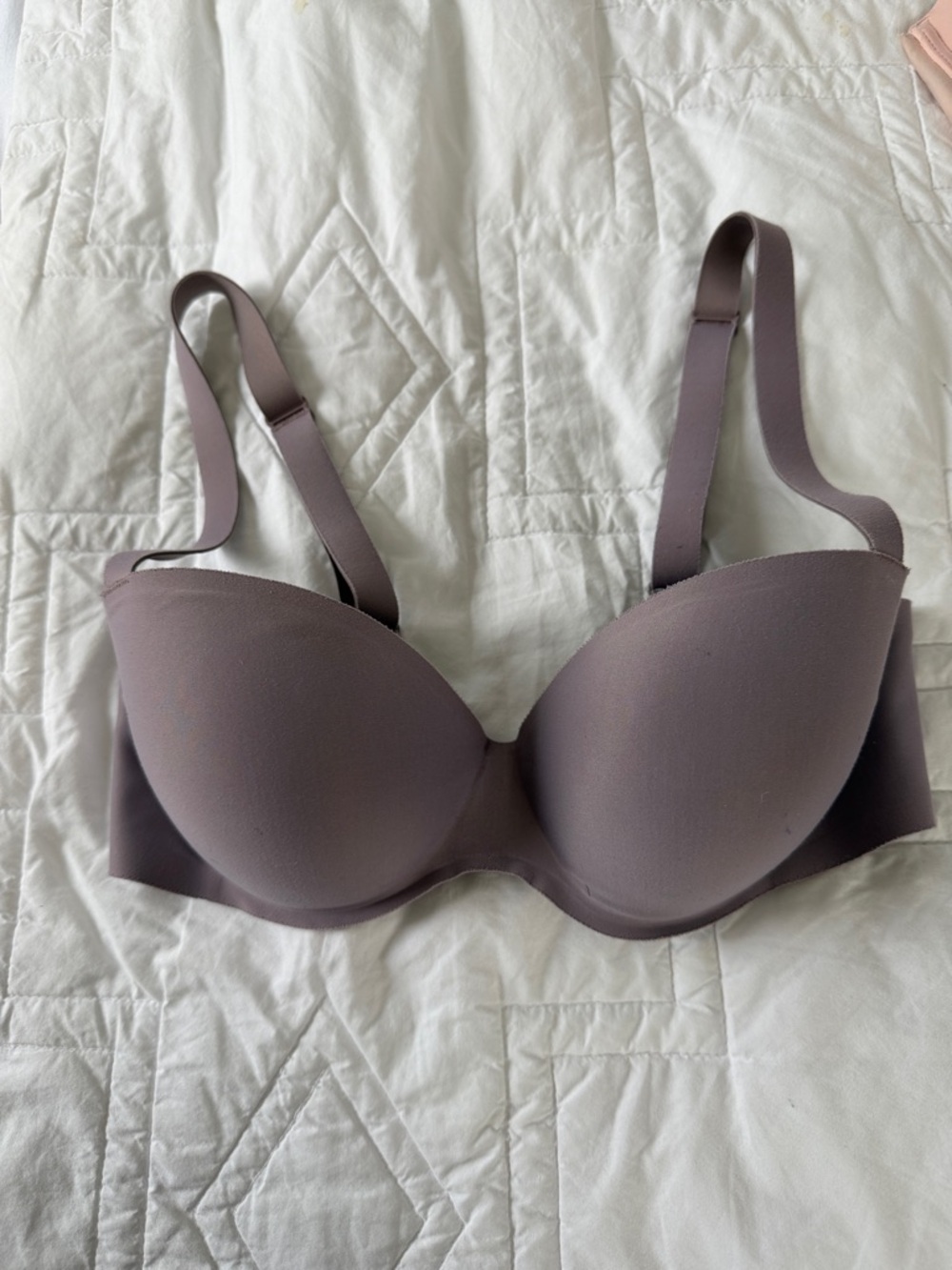 Victoria Secret Bras - Picture 3 of 5